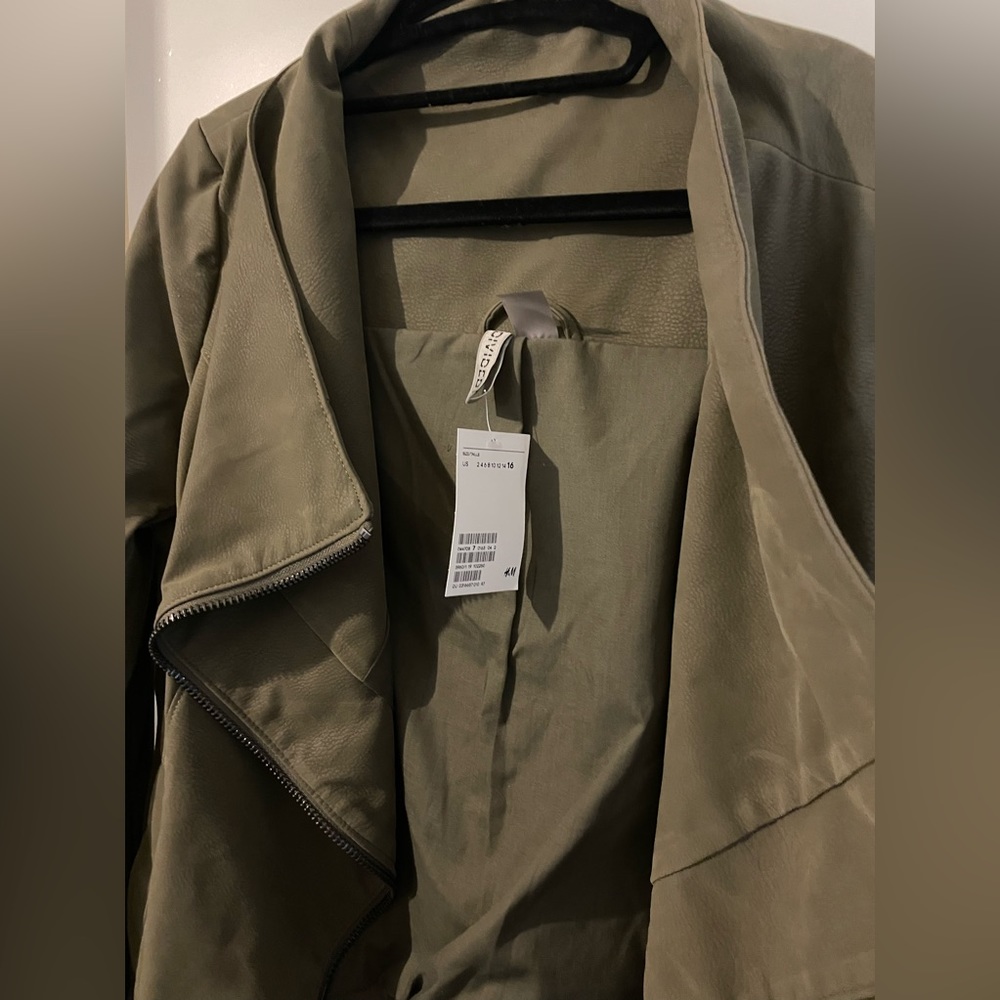 Jacket - Picture 3 of 4